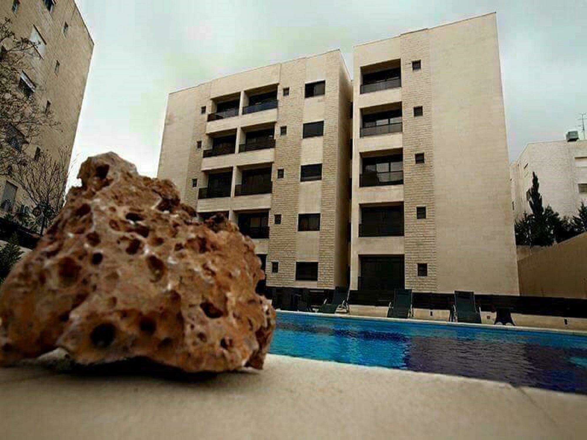 Cozy Dair Ghbar Apartment Amman Exterior photo